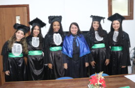 Colação de grau especial de acadêmicas de Medicina é realizada no Campus Caxias